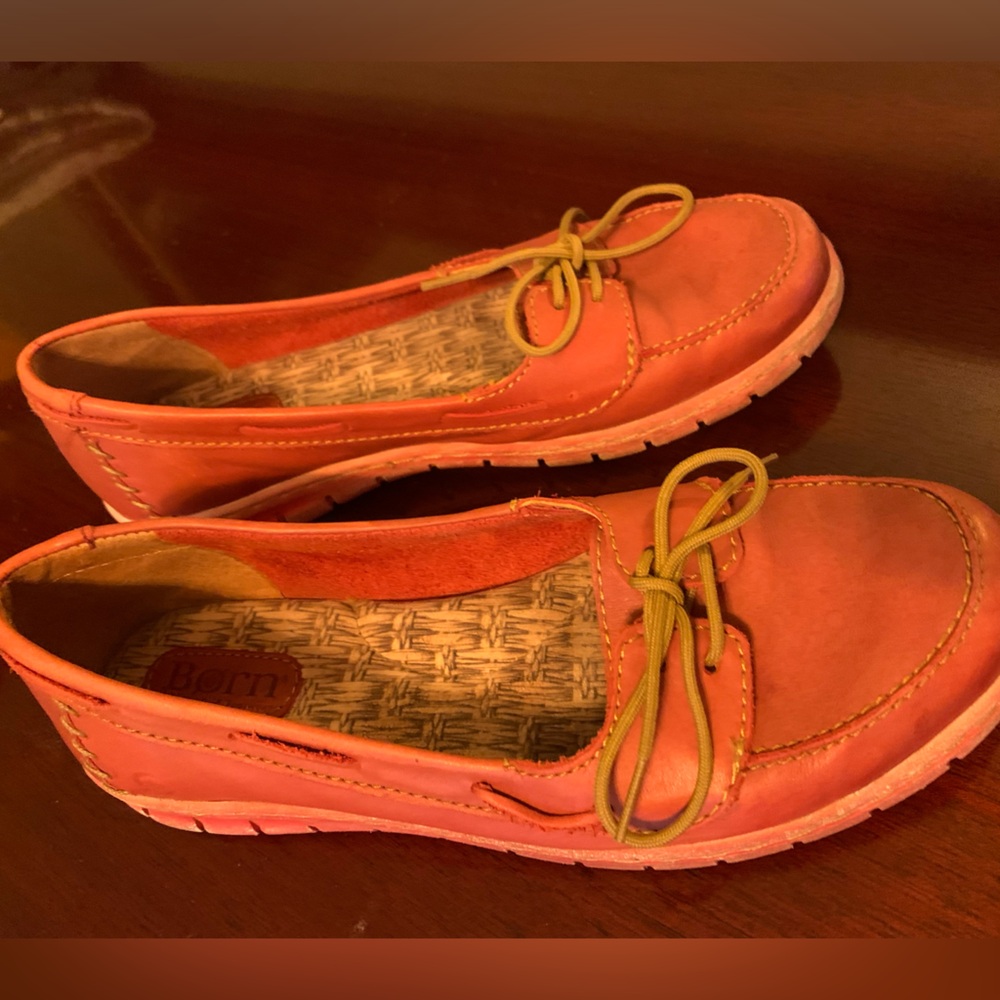 Born boat style shoes 8